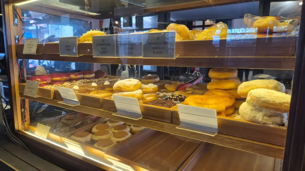 banyak pilihan donat di gulapadi garut