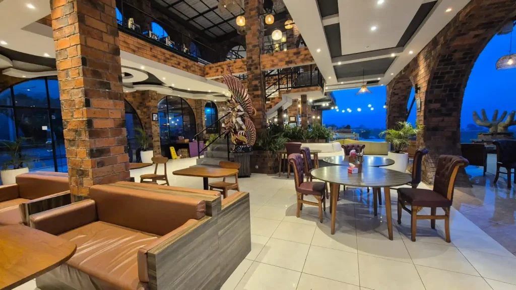 caldera hotel & restaurant foto malam