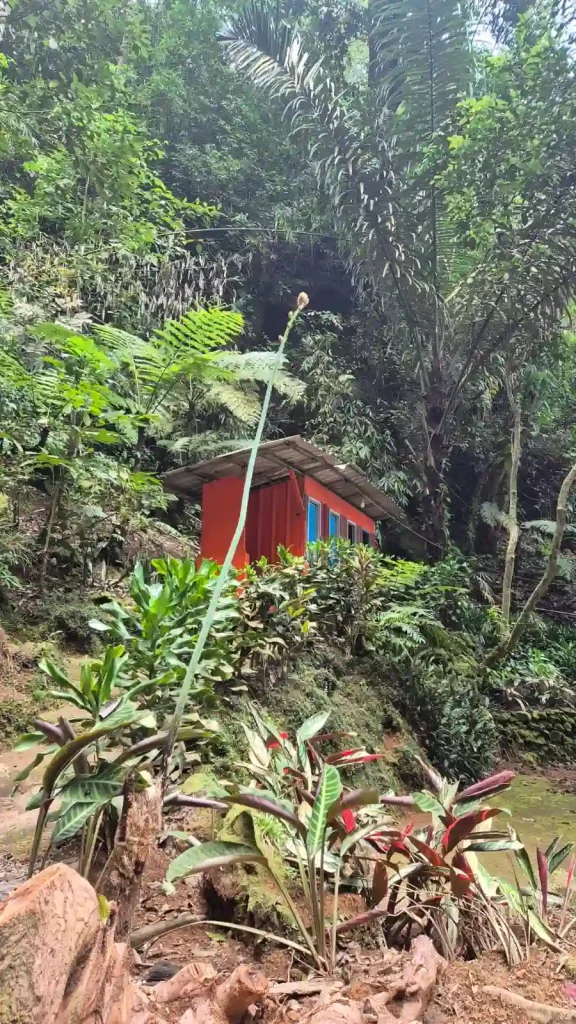 Fasilitas toilet Air terjun sadim