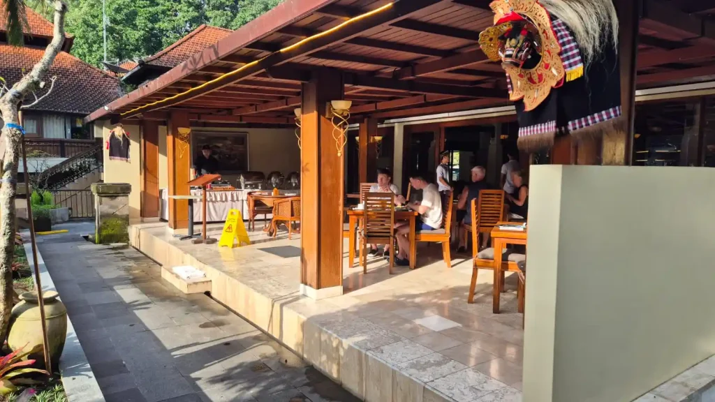 Penampakan restoran pas sarapan pagi