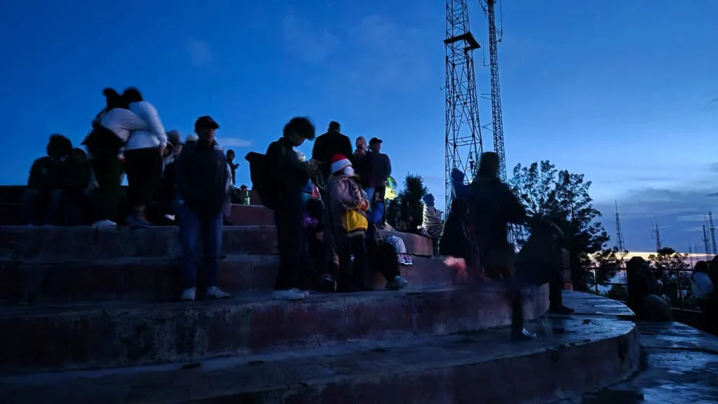 tunggu sunrise di penanjakan 