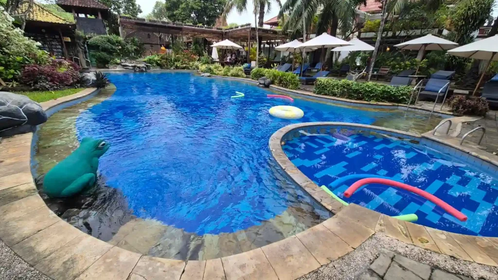 fasilias kolam di swastika bungalow sanur