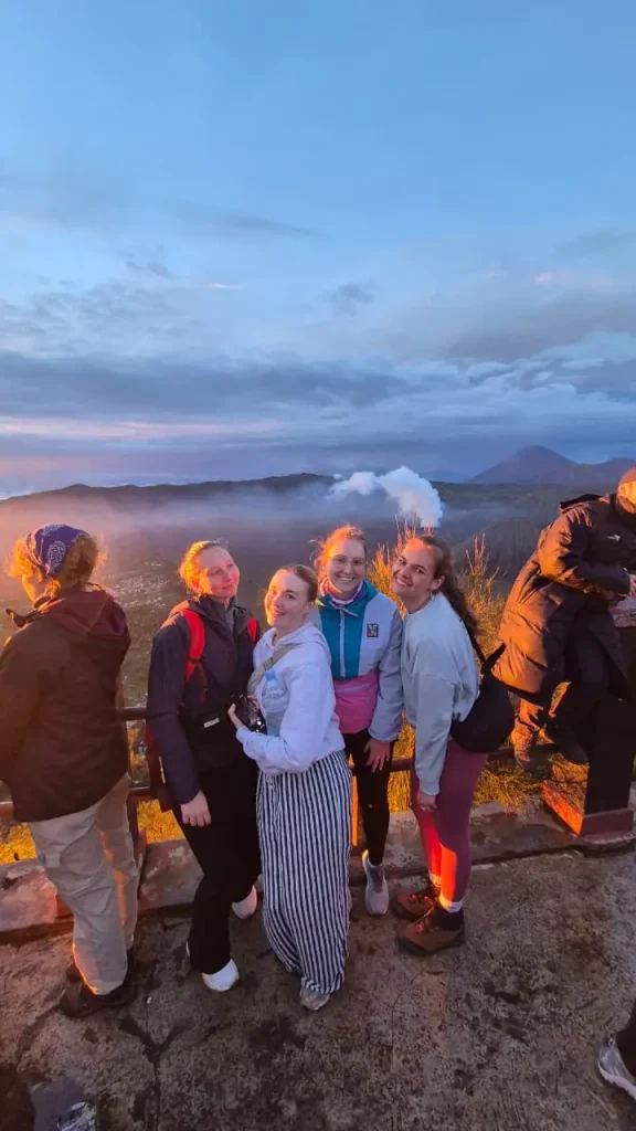 Spot terbaik sunrise penanjakan bromo
