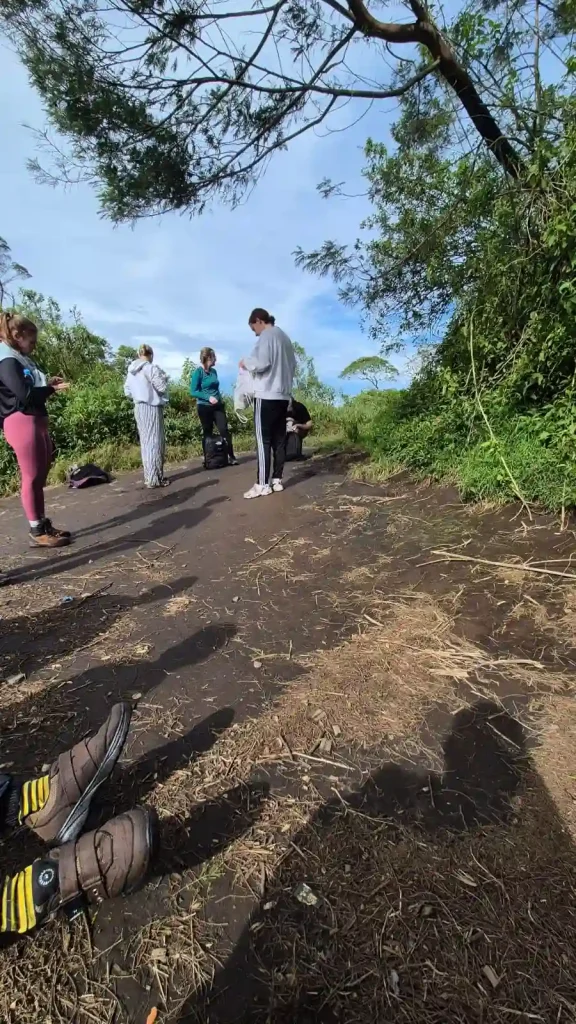 pos istirahat jalur trekking bukit painem bromo