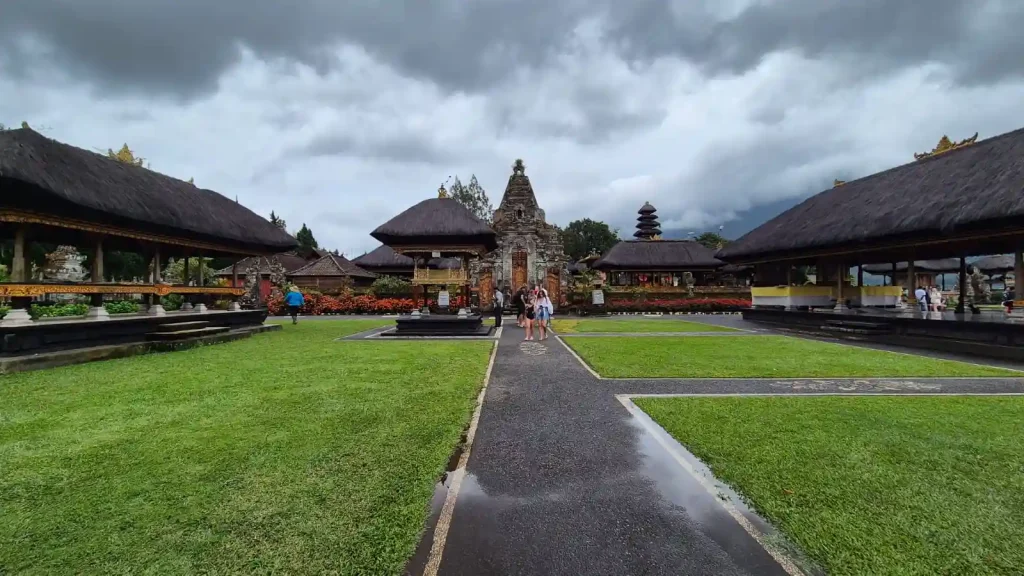 sejarah pura ulundanu