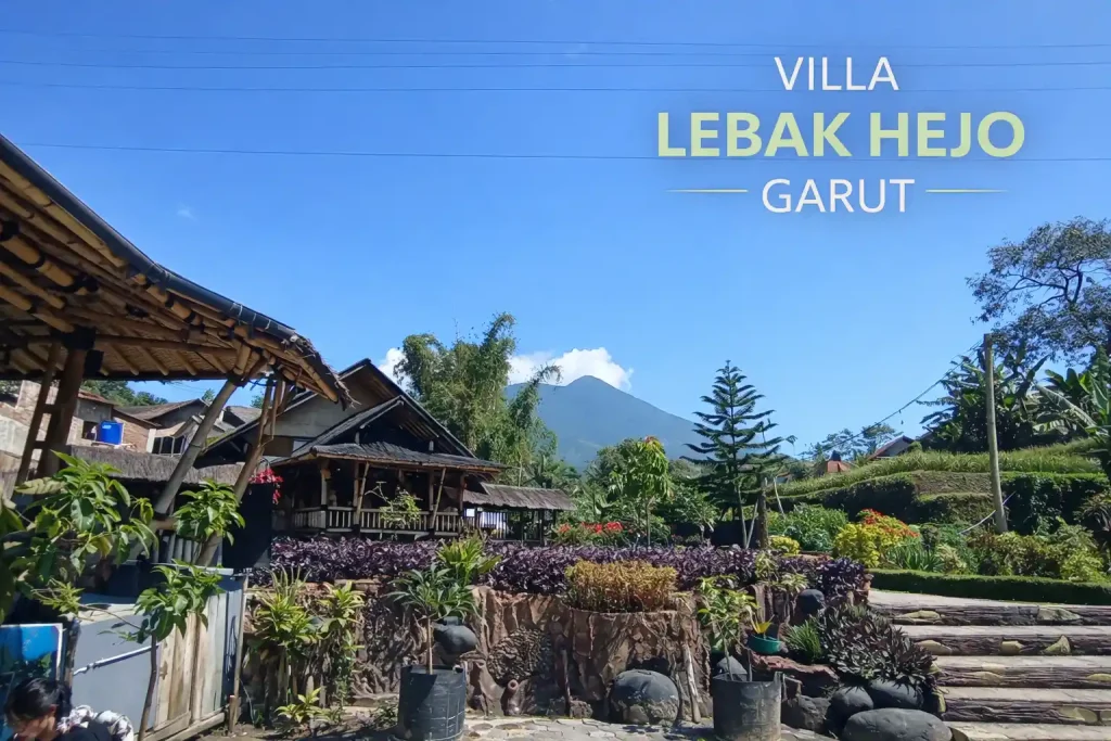 Pemandangan gunung di villa lebak hejo garut 